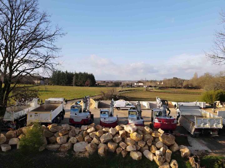 Engins de travaux publics, Montayral