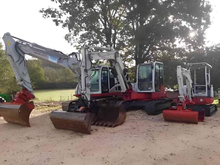 Flotte de pelles compactes, Montayral 