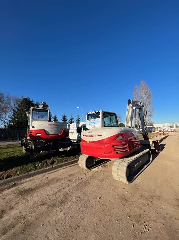 Engins de terrassement sur chantier, Montayral