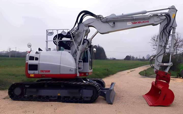 Pelle hydraulique sur chenilles, Montayral