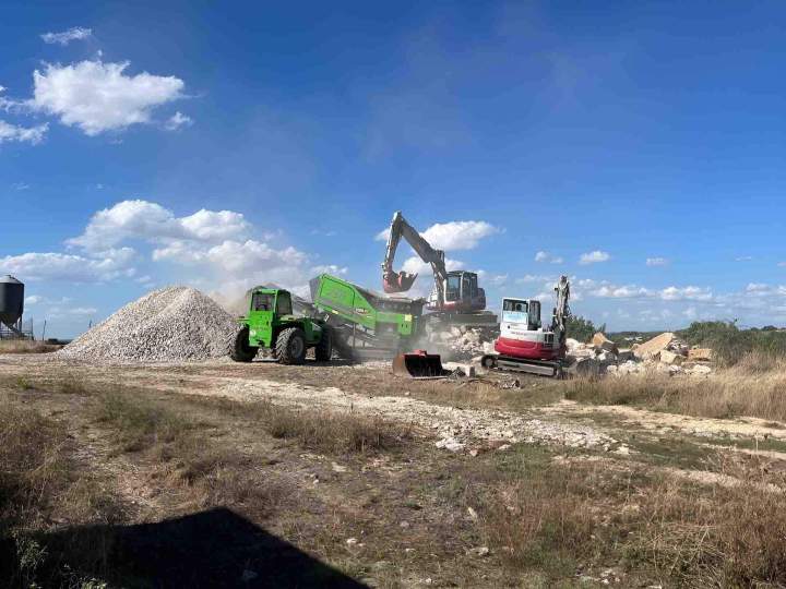 Concassage de gravats sur site, Montayral