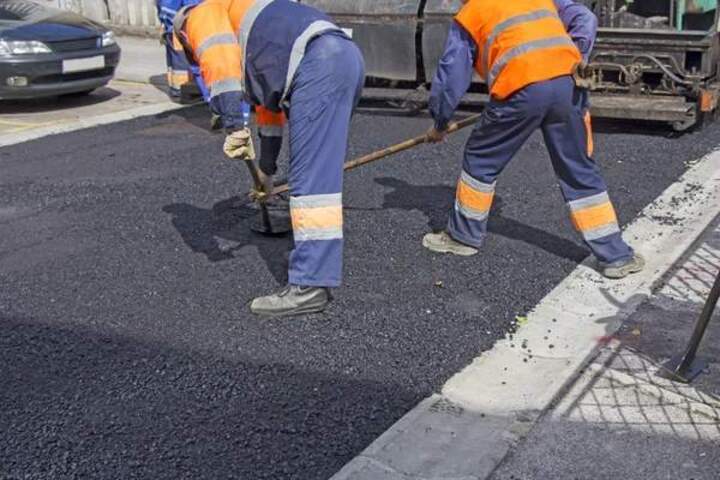 Goudronnage cour et allée, Puy-l'Évêque