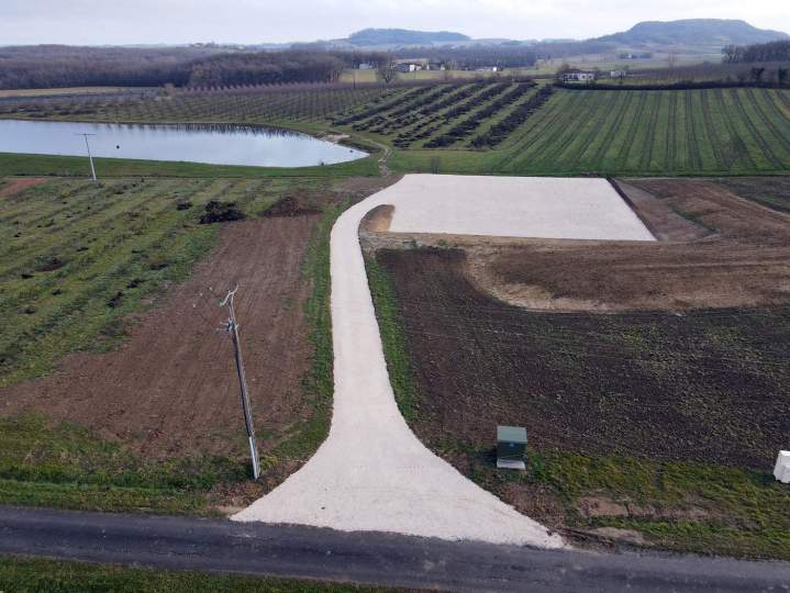 Préparation de terrain à Montayral